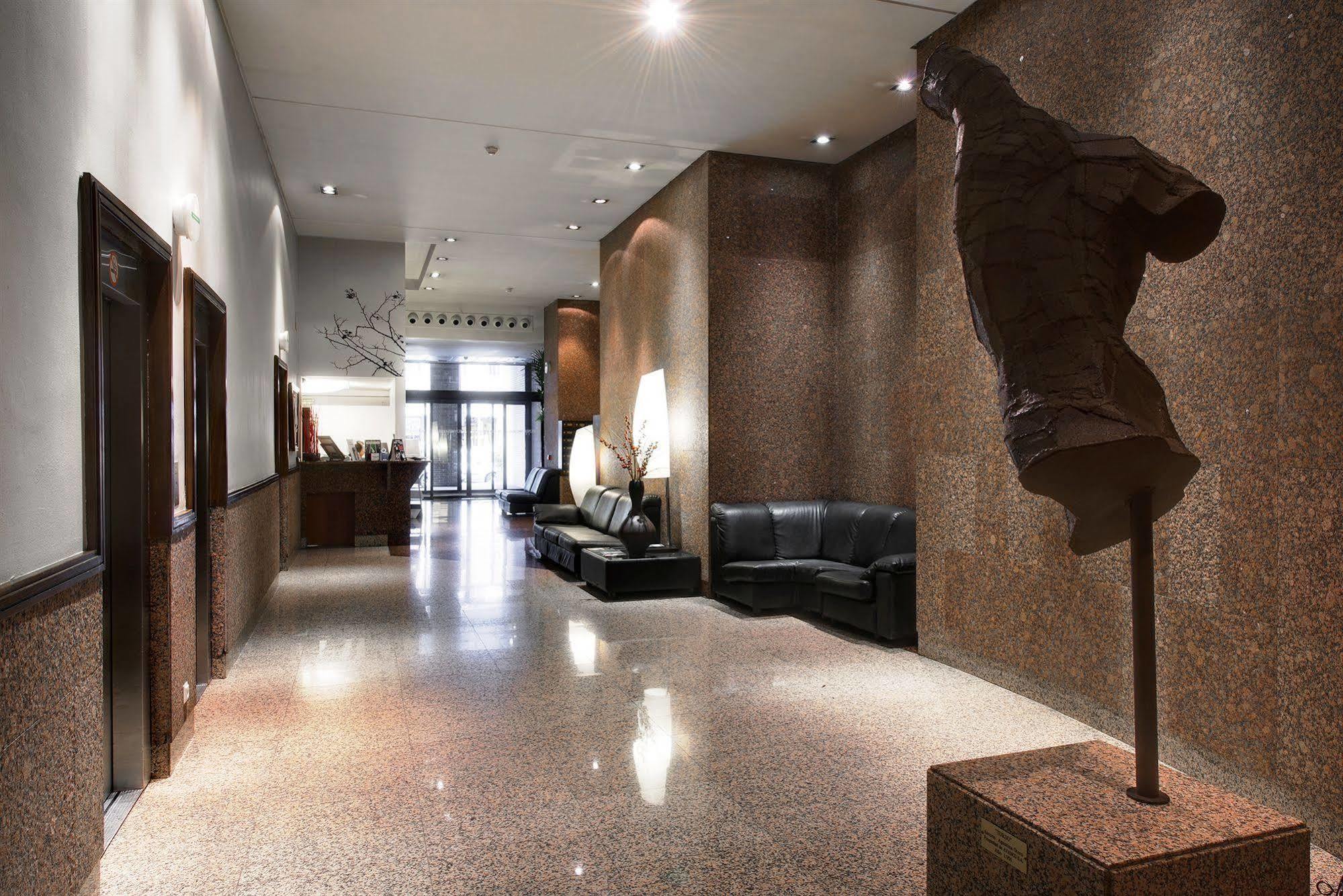 Apartamentos Mendebaldea Suites 팜플로나 내부 사진